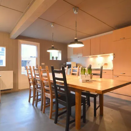 Cozy Holiday In With Private Garden بيت للعطل أويسترفايك