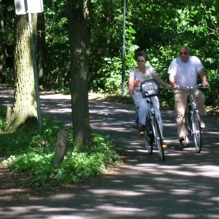 بيت للعطل Cozy Holiday In With Private Garden أويسترفايك