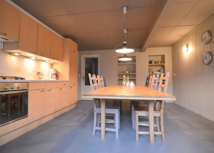 Cozy Holiday In With Private Garden Дом отдыха Ойстервейк