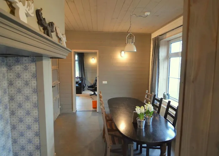 Cozy Holiday In With Private Garden Дом отдыха Ойстервейк