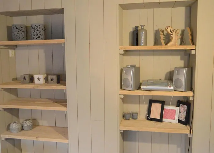 Cozy Holiday In With Private Garden Ойстервейк